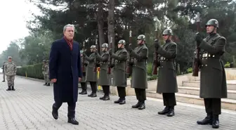 Milli Savunma Bakanı Akar, Genelkurmay Başkanı Güler ve Kara Kuvvetleri Komutanı Dündar ile Sınır...