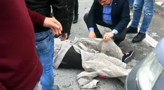 AK Parti'nin Doktor Adayı, Otomobil Çarpan Kadına Müdahale Etti