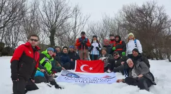 Doğaseverler Karlar İçinde Yürüdü