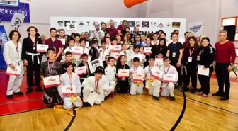 Jujitsu Newaza Açık Kulüpler Turnuvası Beylikdüzü'nde Yapıldı