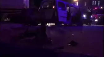 Karaman'da Trafik Kazası: 3 Yaralı