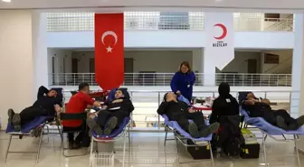 Manisa Emniyetinden Kızılay'a Kan Bağışı