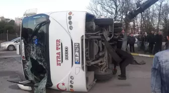 Kocaeli'de İşçi Servisi ile Hafif Ticari Araç Çarpıştı: 6 Yaralı