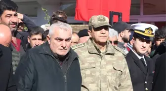 Adana'da Asker Uğurlamasına Gidenleri Taşıyan Midibüsün Devrilmesi
