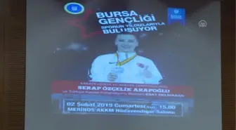 Şampiyon Karateci Gençlerle Buluştu