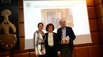 Suna Kıraç'a, 'Yılın Kadını' Ödülü Verildi