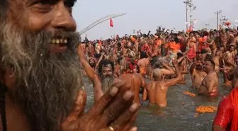 Milyonlarca Hindu Günahlarından Arınmak İçin Kumbh Mela Festivali'nde