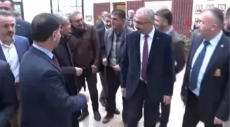 Genç Kız İsmail Erdem'i Bowling Turnuvasına Davet Etti