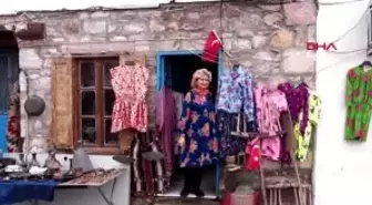 Balıkesir Ayvalık'ta Çeyiz Sandığı Giysileri Moda Oldu