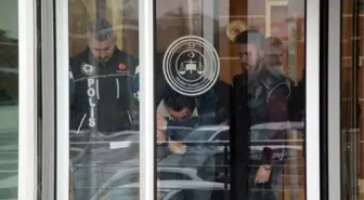 Okul Yanındaki Evde Uyuşturucu İmalatı Yapan 4 Kişi Tutuklandı
