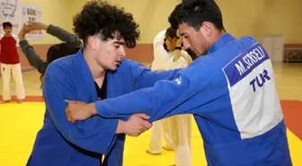 Futbolla Başladığı Sporda Judoda Madalyalara Uzandı