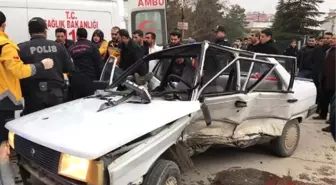 Kahramanmaraş'ta İki Otomobil Çarpıştı: 4 Yaralı