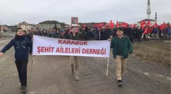 Şehidin Anne ve Babası, Şiir Okuyan Feyza Nur'u Bağrına Bastı