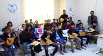 Sorgun'da Gitar ve Saz Kursuna Yoğun İlgi