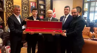 Bahçeli'ye Osmanlı Kılıcı