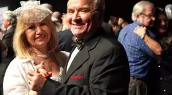 40 Yıllık 40 Evli Çiftten Sevgililer Günü Dansı' Etkinliği