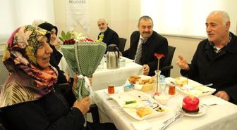 Dede ve Ninelerin Sevgililer Günü Kutlaması