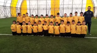 Minik Futbolcular Kaplıca Kampında