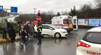 Düzce'de Ambulans Otomobille Çarpıştı: 1 Yaralı