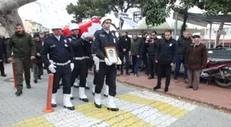 Genç Polis Meslektaşlarının Omuzlarında Toprağa Verildi