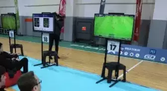 Pes Turnuvası Finalinde Kıyasıya Mücadele