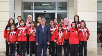 Köyceğiz Belediyespor Bayan Güreşçilerinden Madalya Yağmuru