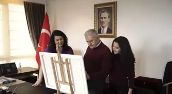 TBMM Başkanı Binali Yıldırım Epilepsi için Fırçayı Eline Aldı