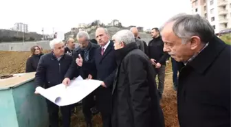 Ulaştırma ve Altyapı Bakanı Turhan, Yapımı Süren Kanuni Bulvarı'nda İncelemelerde Bulundu