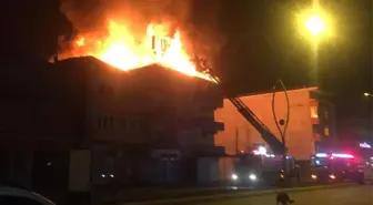 Sakarya'da Otel Alevlere Teslim Oldu