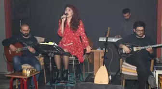 Şımarık Cafe'den Canlı Müzik Keyfi