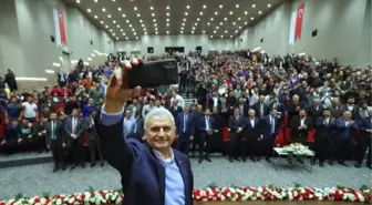 Binali Yıldırım Yurttaki Öğrencilerle Buluştu