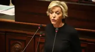 Belçika Meclisinde 'Sürtük' Krizi