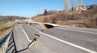 Kütahya'da Çöken Yol, 12 Evde Hasara Yol Açtı