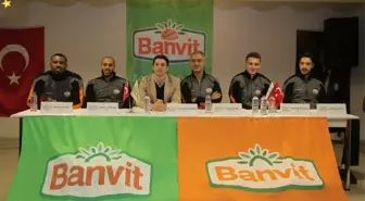 Banvitli Basketbolcular Okul Ziyaretlerinde