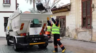 Klasik Müziği Duyan Çöpünü Dışarı Çıkarıyor