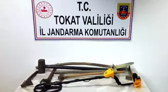 Tokat'ta Kaçak Kazı Yapan 12 Kişi Suçüstü Yakalandı