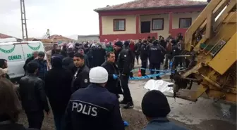 Çöp Kamyonunun Çarptığı Küçük Filiz Öldü, Mahalleli Aracı Taşladı