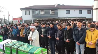 Baraja Düşen Araçta Ölen İki Kardeşin Cenazeleri Defnedildi