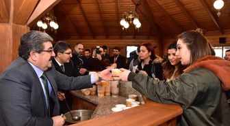 Başkan Can Öğrencilere Çorba ve Çay İkram Etti