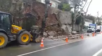 Beykoz'da Bir İstinat Duvarı Çöktü - İstanbul