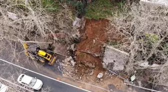 Beykoz'da Yola Çöken İstinat Duvarı Havadan Görüntülendi