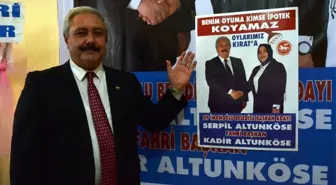 Adaylığı Düşürülünce Eşini Aday Yaptı, Kendini Fahri Başkan İlan Etti