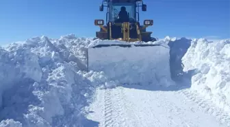 64 Köy Yolu Ulaşıma Kapandı