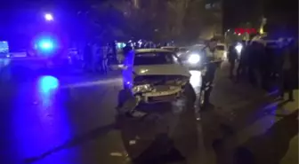 Adıyaman'da İki Otomobil Kafa Kafaya Çarpıştı: 3 Yaralı