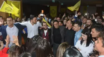 Aliağalı Gençler Serkan Acar Şarkısıyla Coştu