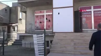 İstanbul- Silivri'de Cumhur İttifakı Seçim Bürosunun Atılan Taşlarla Camları Kırıldı