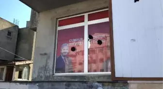 Yeniden) - Silivri'de Cumhur İttifakı Seçim Bürosunun Camları Atılan Taşlarla Kırıldı