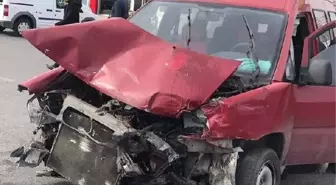 Kayseri'de 3 Aracın Karıştığı Trafik Kazasında 1 Kişi Öldü, 2 Kişi Yaralandı