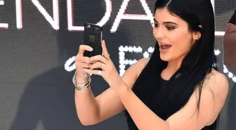 Kylie Jenner Dünyanın En Genç Milyarderi Oldu