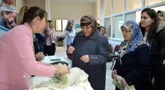 Safranbolu'da Bez Çanta Dağıtıldı